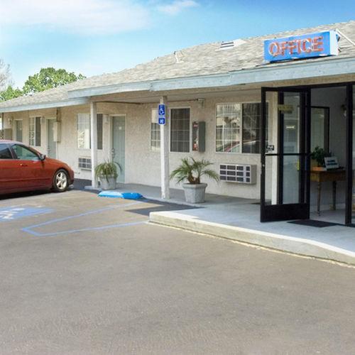 West Coast Inn Санта Ана Екстериор снимка