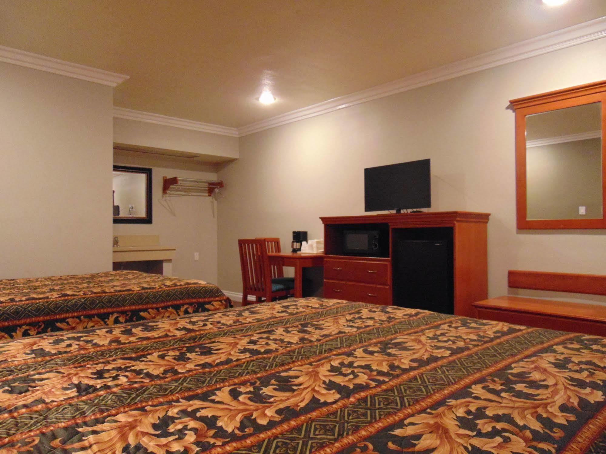 West Coast Inn Санта Ана Екстериор снимка