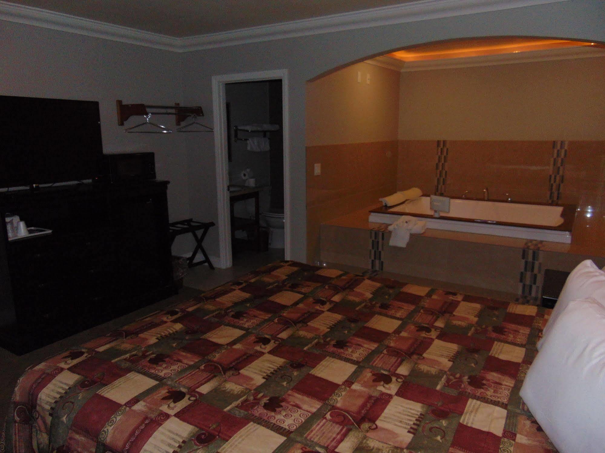 West Coast Inn Санта Ана Екстериор снимка